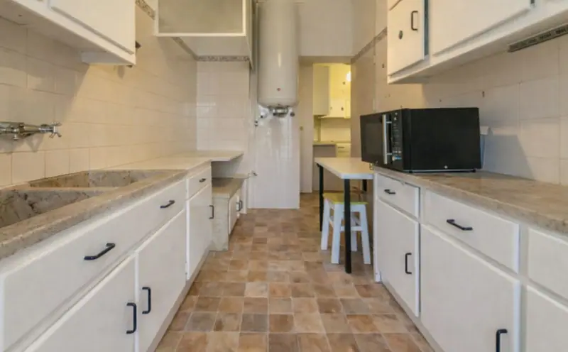 Shared space in No. 11 right